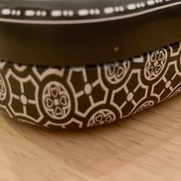 Brighton Metal Sunglasses Case - Black & White - EUC - Picture 10 of 13